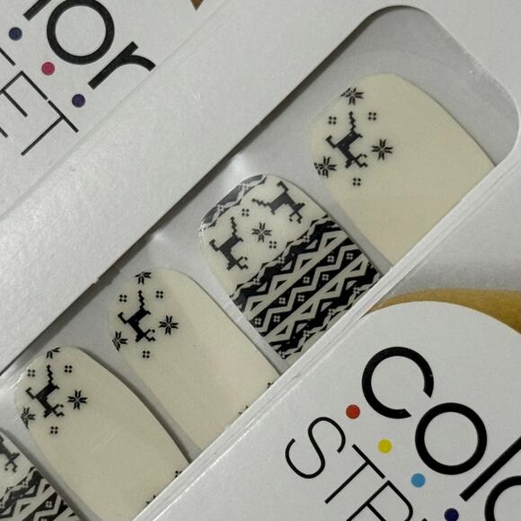 New Color Street “A Dashing Time” Reindeer Sweater Clear Overlay Nail Strips - Picture 1 of 1